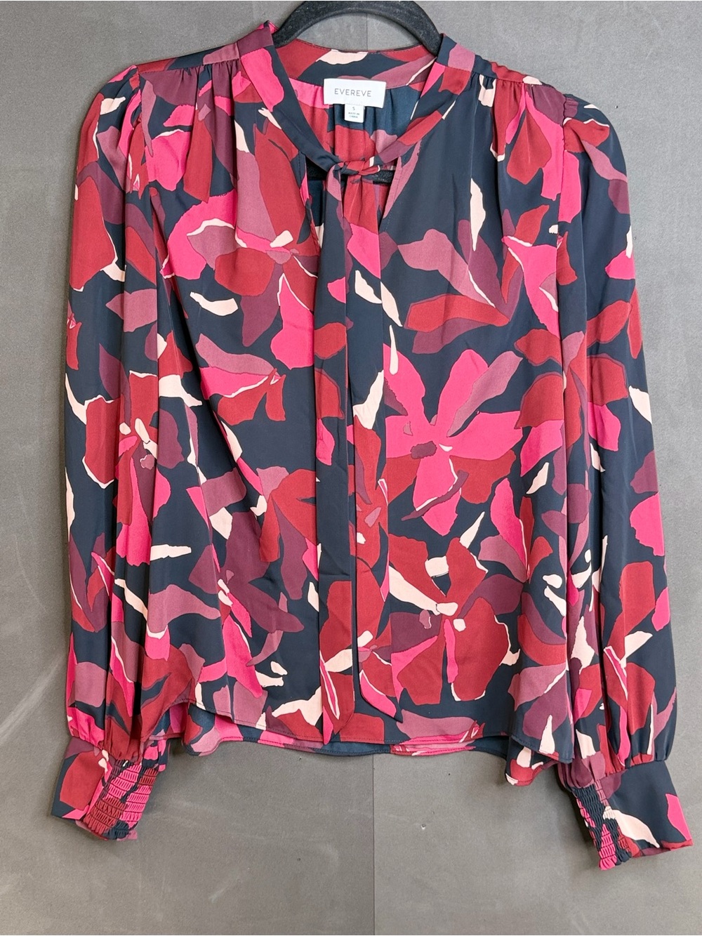 EVEREVE Floral Tie-Neck Blouse in Pink & Red Size Small